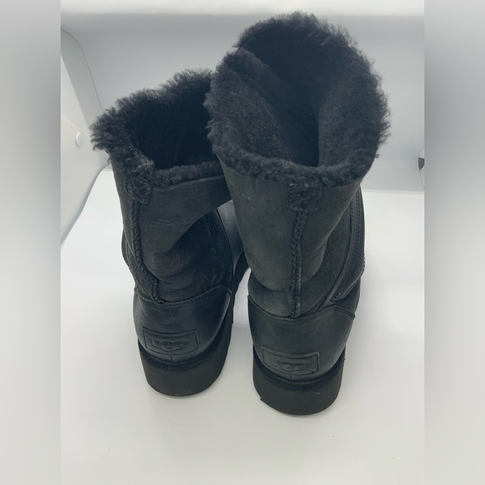 UGG Australia 2017 Alba Shearling-Lined Ankle Boots - Black Boots - Picture 8 of 13
